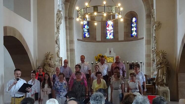 Der Traditions-Chor unter der Leitung von Nikolaus Metz Steffi Kirchner
