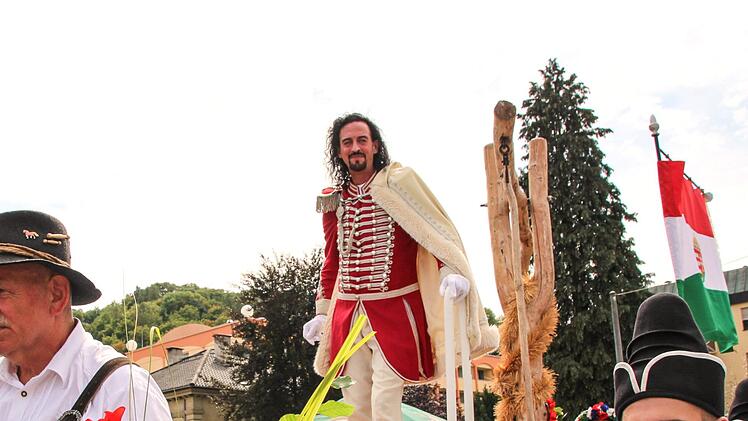 Fürst Ferenc Rákóczi alias Timo Baier beim Umzug. Foto: Benedikt Borst