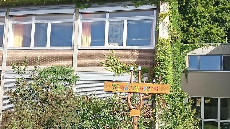 Ein Teil des Kindergartens soll saniert werden.  Foto: Petra Malbrich