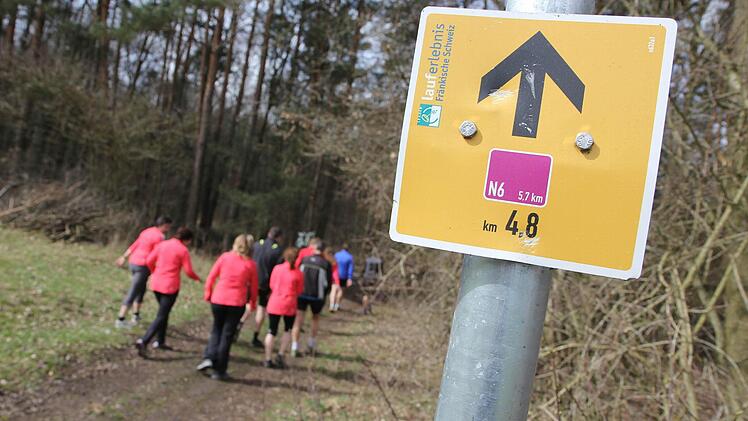 Laufen in der Natur ist am schönsten. Können Sie sich vorstellen, während der Schreibtischarbeit zu sporteln? Es gibt Leute, die probieren genau das. Foto: Archiv/Michael Gründel
