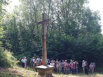 Verschollen ist der Korpus des Hohmann-Kreuzes sowie viele Bildstöcke aus dem ehemaligen Werberger Ortsbereich.  Fotos: Stephanie Elm