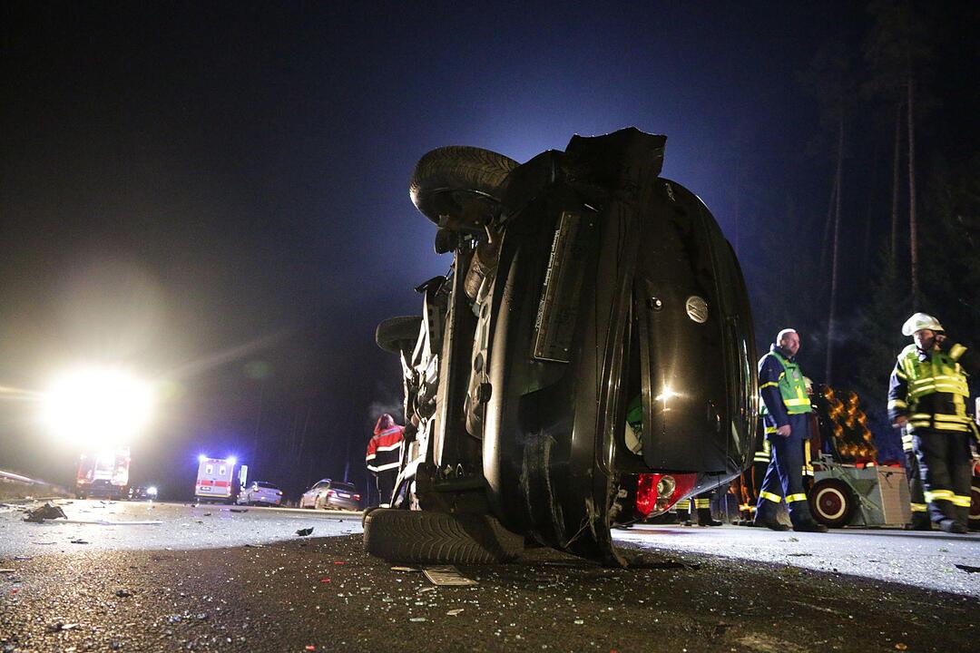 Zwei Unfälle auf A73 mit sechs Verletzten