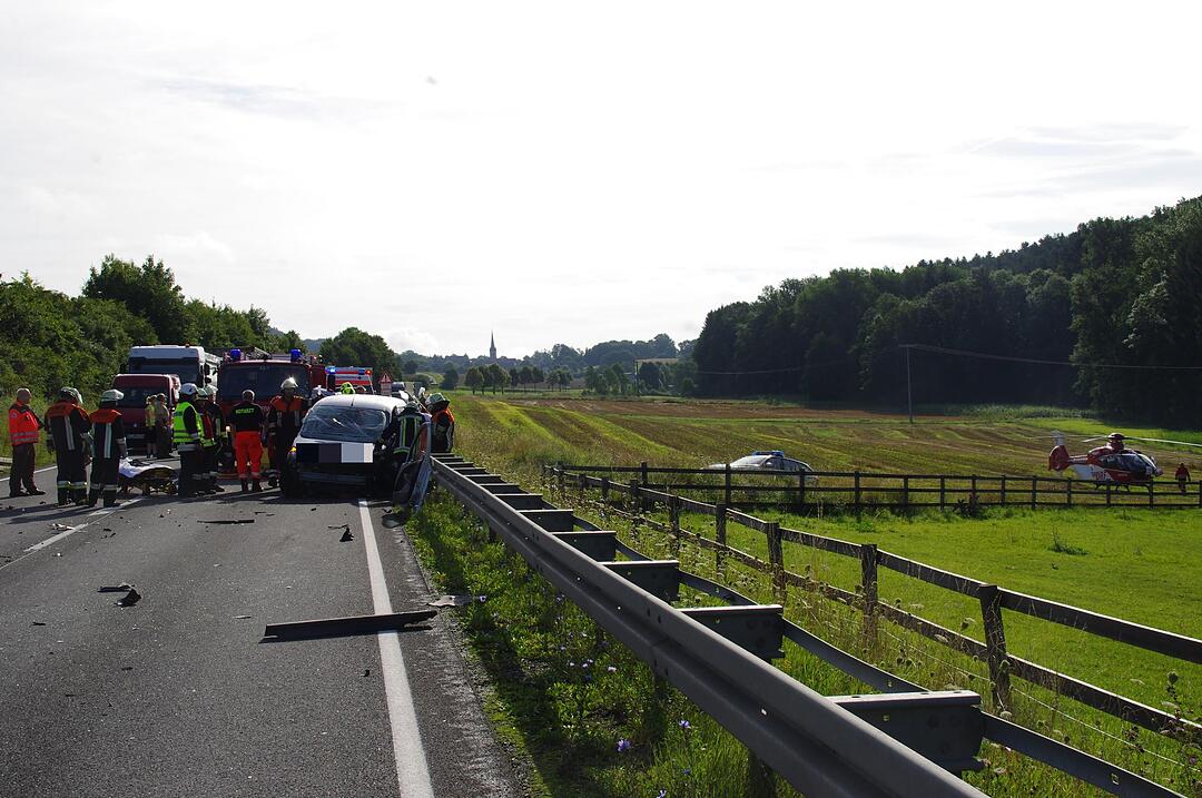 Frontalkollision auf B303 bei Beikheim