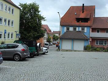 Am Schlossberg sollen Straße, Wasserleitung und Kanalisation erneuert werden.  Foto: Andreas Dorsch