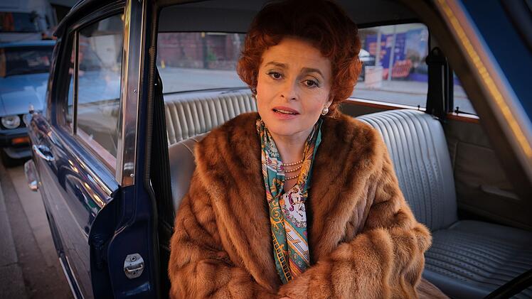 Star, Diva und Ikone der Frauen- wie auch der Schwulenbewegung Großbritanniens: Noele "Nolly" Gordon in der Biopic-Serie "Nolly". Helena Bonham Carter spielt die Titelfigur.