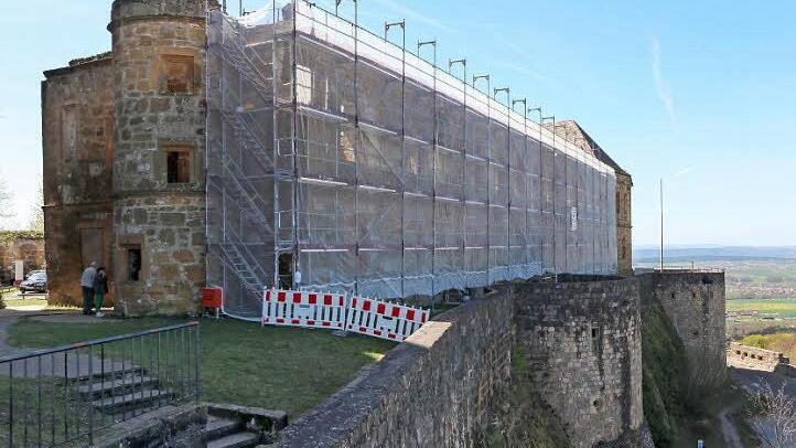 Auch für die Sanierung der Giechburg war 2015 Geld da. 150 000 Euro wurden investiert. Foto: Riegerpress