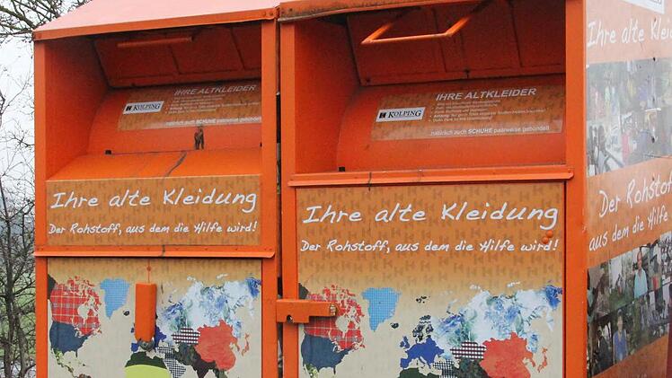 Seriöse Sammlung: Rund 100 Container der Kronacher Arbeitsgemeinschaft gibt es.