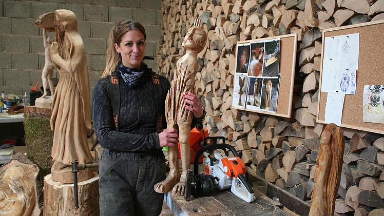 In ihrer Werkstatt fühlt sich Resi Hofmann wohl. Foto: Evi Seeger
