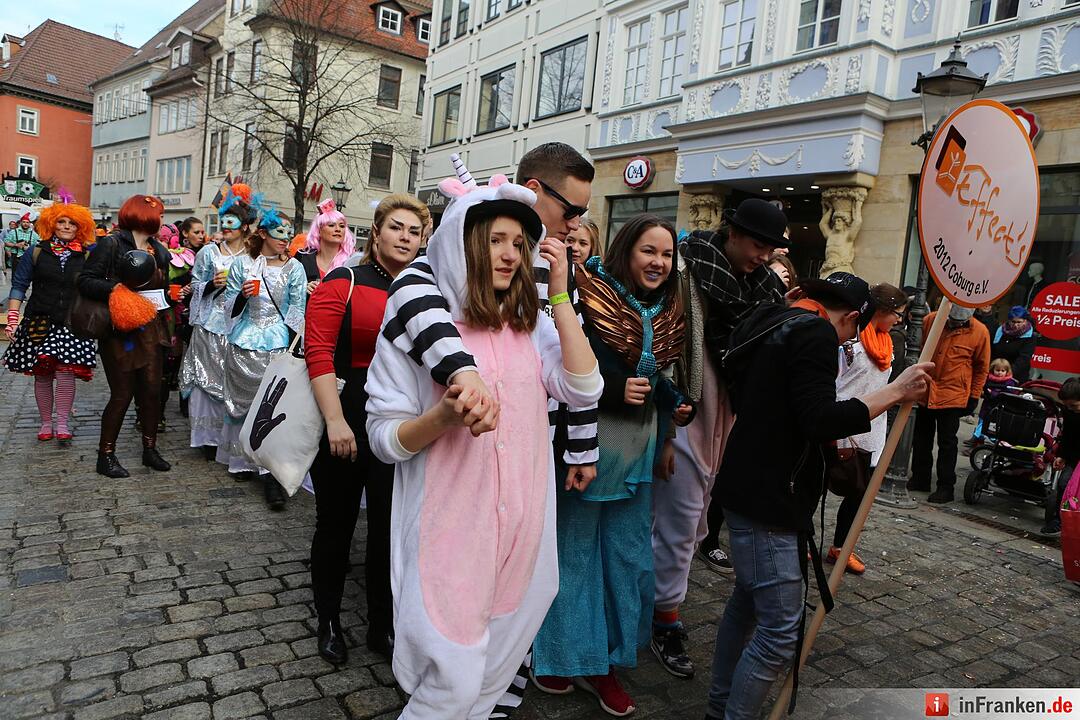 Gaudiwurm: Narren feiern in Coburg