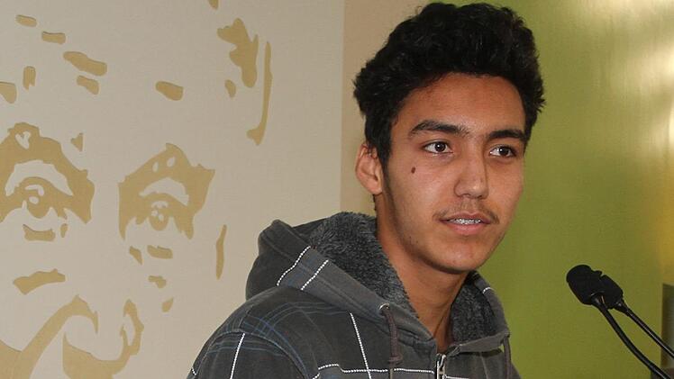 Ahmad Bayani erzählte von der Armut in Afghanistan zum Auftakt der interkulturellen Woche im beruflichen Schulzentrum in Kulmbach.Sonny Adam