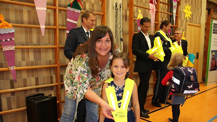 Eindrücke vom Auftakt in der Grundschule Poppenlauer. Foto: Ralf Ruppert