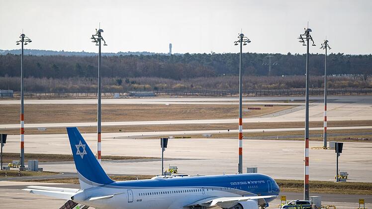 Angriff auf den Iran - Israels Staatsflugzeug am BER