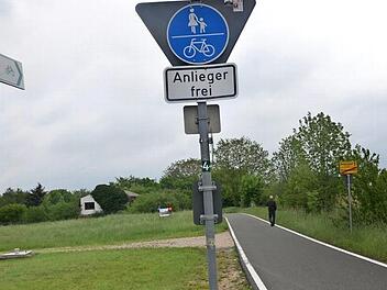 Nach Hauptendorf und weiter nach Niederndorf wird der Rad- und Fußweg ab Schaeffler künftig beleuchtet.  Foto: Bernhard Panzer