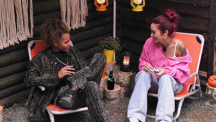 Aleks sei "ihr gr&ouml;&szlig;ter Feind", erkl&auml;rt Ariel.