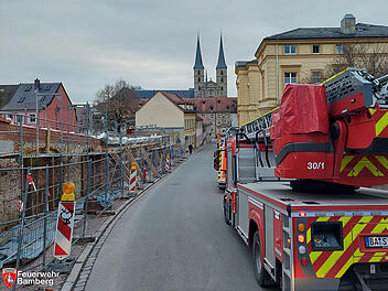 Feuerwehreinsatz in Bamberger Altenheim: Essenswagen l&ouml;st Alarm aus
