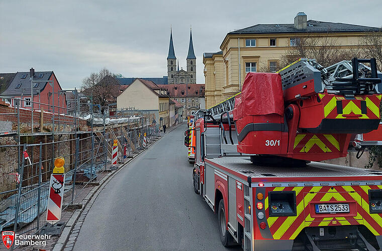 Feuerwehreinsatz in Bamberger Altenheim: Essenswagen löst Alarm aus