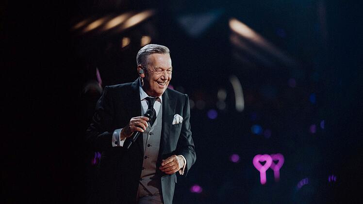 Die gute Laune sieht man Roland Kaiser bei seinen Konzerten an. F&uuml;r ihn sei die B&uuml;hne der sch&ouml;nste Teil seines Berufes, sagt er.