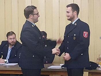 Tom Kötzner wurde zum Löschmeister befördert.