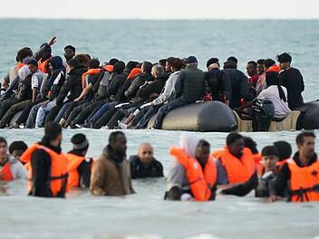 Frankreich will Schleuserboote im &Auml;rmelkanal stoppen