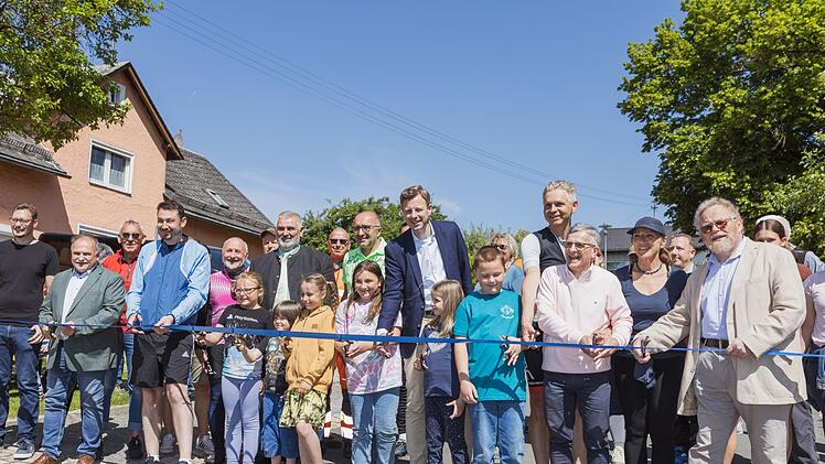 Landkreis Hof: Fertigstellung des Fl&uuml;sseradwegs gefeiert - "bedeuten Lebensqualit&auml;t"
