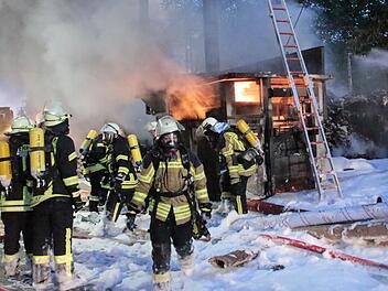 Großeinsatz in Forchheim. Eine Schreddermaschine in Forchheim stand in Flammen. Foto: Josef Hofbauer