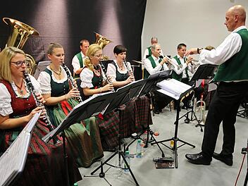 Böhmische Musik beim  Konzert der Stadtkapelle Hammelburg unter der Leitung von Klaus Bauer.  Jochen Vogler
