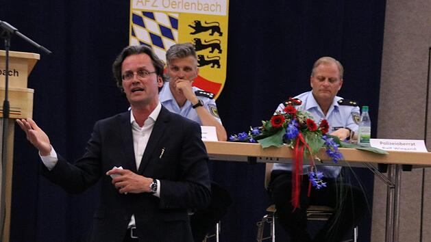 Bernhard Pörksen referiert bei den Oerlenbacher Gesprächen zum Thema "Die neue Medienmacht". Foto: Teresa Hirschberg
