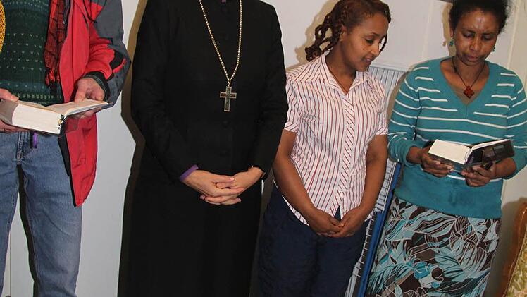 Vor dem Essen singen und beten - das gehört für die Äthiopier dazu.  Fotos: Sonja Adam