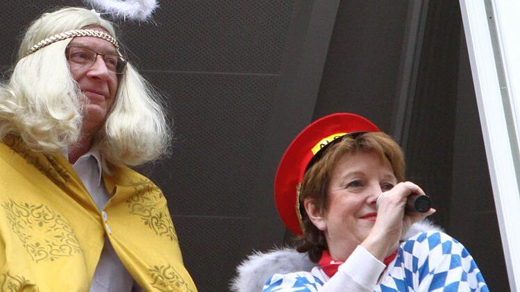 Aloisius und sein Engel versuchen, das Rathaus zu verteidigen. Foto: Thomas Dill