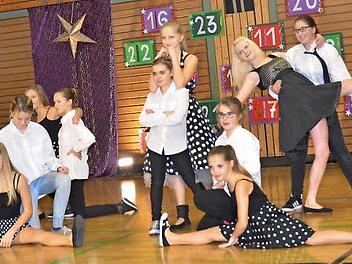 Die Rock'n Sixties tanzten Rock'n Roll mit Schwung und Begeisterung. Fotos: Karl-Heinz Hofmann