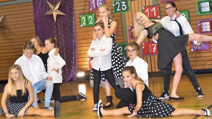 Die Rock'n Sixties tanzten Rock'n Roll mit Schwung und Begeisterung. Fotos: Karl-Heinz Hofmann