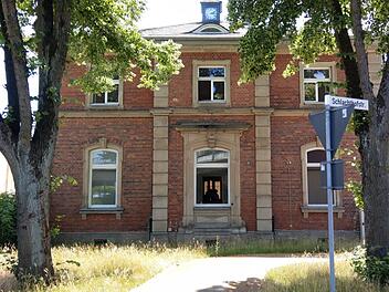 Die ehemalige Schlachthof-Direktorenvilla hat drei neue Mieter. Foto: Simone Bastian
