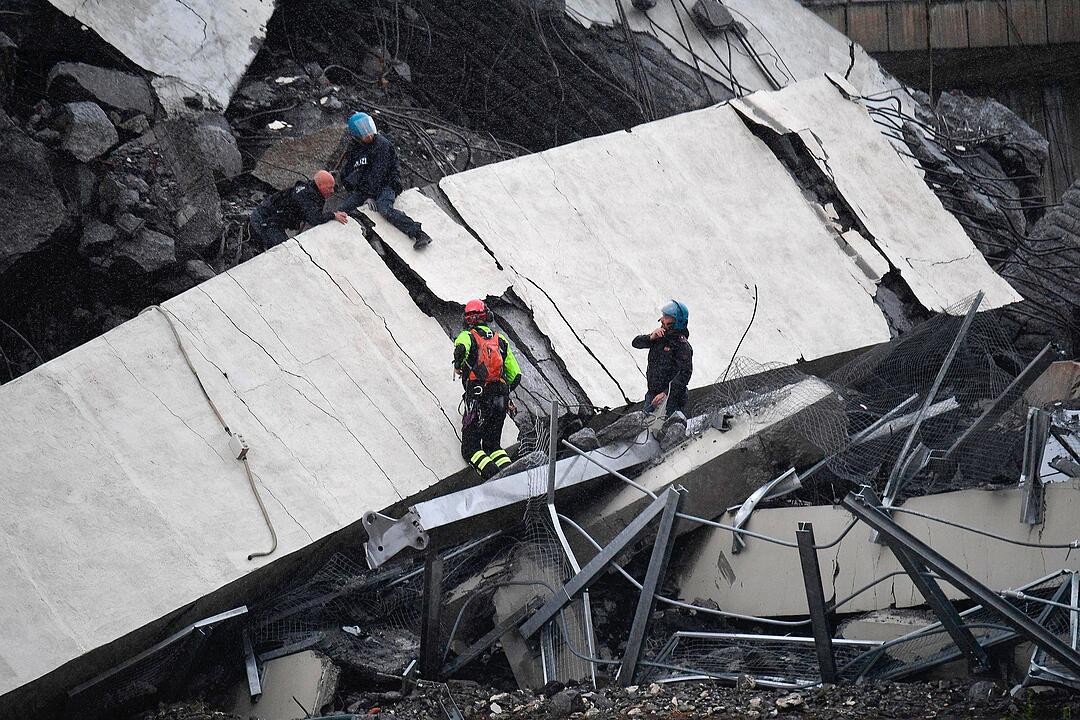 Autobahnbrücke in Genua eingestürzt