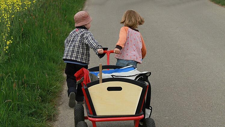 Hof bietet vielfältige Ausflüge für Familien mit Kindern an.