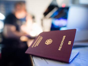 Abgelaufener Personalausweis im Urlaub &ndash; Bu&szlig;geld & Folgen