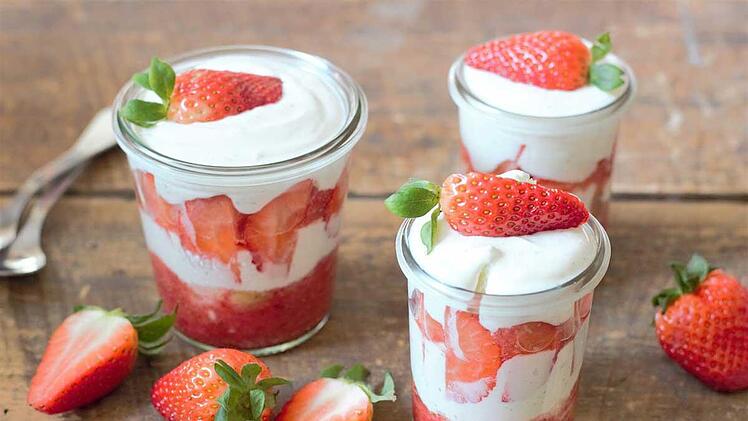 Erdbeer-Tiramisu im Glas