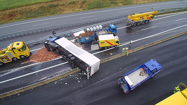 Umgekippter Lkw A3 bei Geiselwind