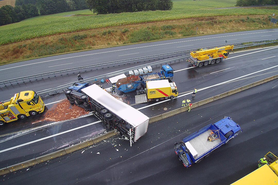 Umgekippter Lkw A3 bei Geiselwind