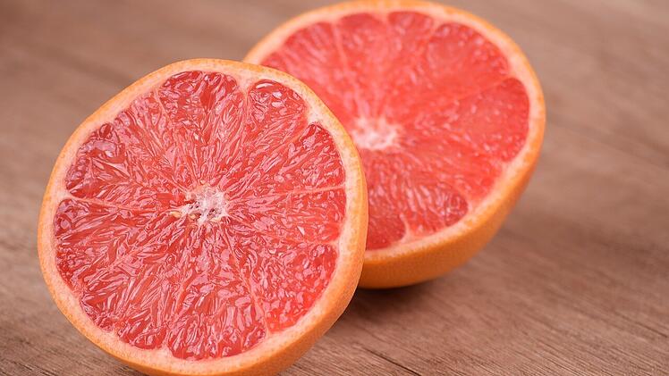 Inhaltstoffe der Grapefruit können die Wirkung mancher Arzneimittel beeinflussen.