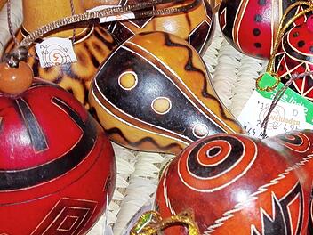 Auch Christbaumschmuck gibt es aus fairem Handel.