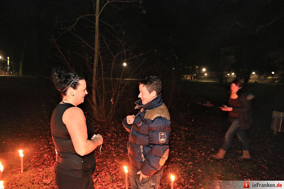 Ela gesteht Stefanie in Burgfarrnbach ihre Liebe