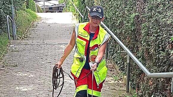 Beim Mantrailing verfolgen die Hunde die Geruchsspur einer bestimmten Person. Rettungshundestaffel ASB Fr&auml;nkische Schweiz