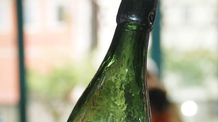 Gut 120 Jahre alt ist die Flasche der Klosterbräu Hans Braun.