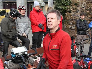 Peter Smolka sucht seine Mitfahrer. Fotos: Michael Busch
