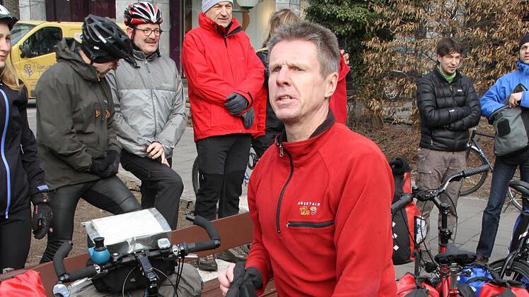 Peter Smolka sucht seine Mitfahrer. Fotos: Michael Busch