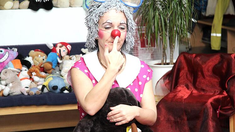 Klinik-Clown Rosa war zu Besuch in Weisendorf   Foto: Richard Sänger