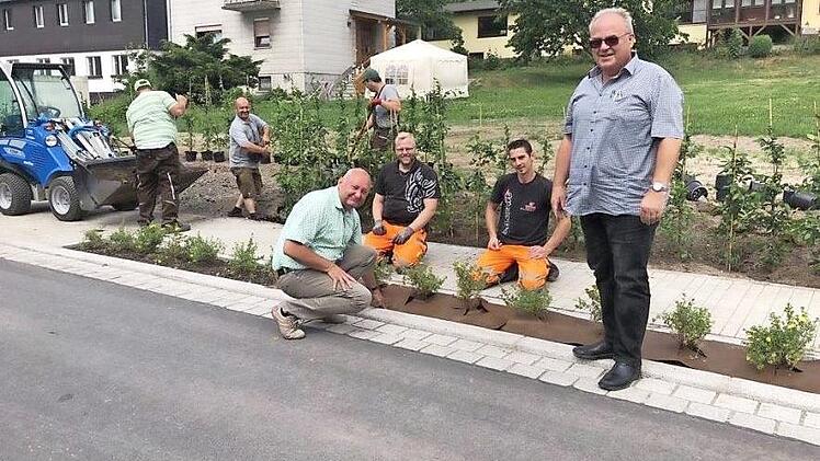 Bürgermeister Peter Ebertsch legt letzte Hand an.  Foto: privat