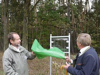 Am Sonntag wurde in Poxdorf der Lyrikweg seiner Bestimmung übergeben. Fotos: Pauliner Lindn