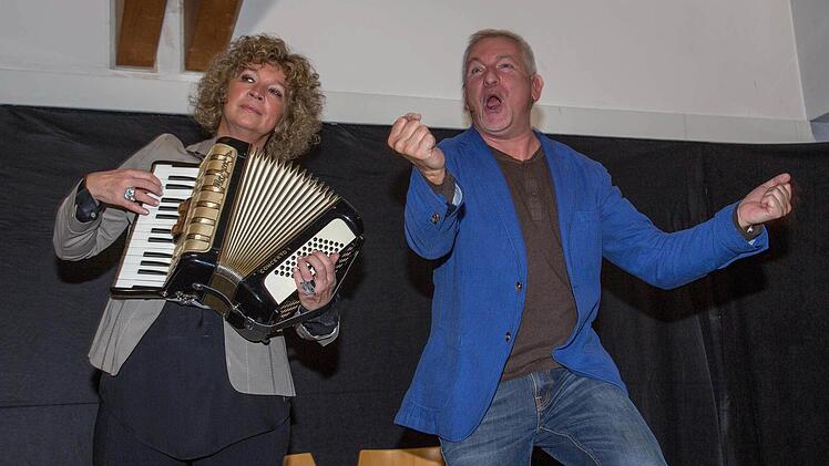 Harmonischer Ausklang: Susanne Rohrer und Matthias Matuschek sind eben nicht jenseits von Eden. Foto: Klaus Gagel