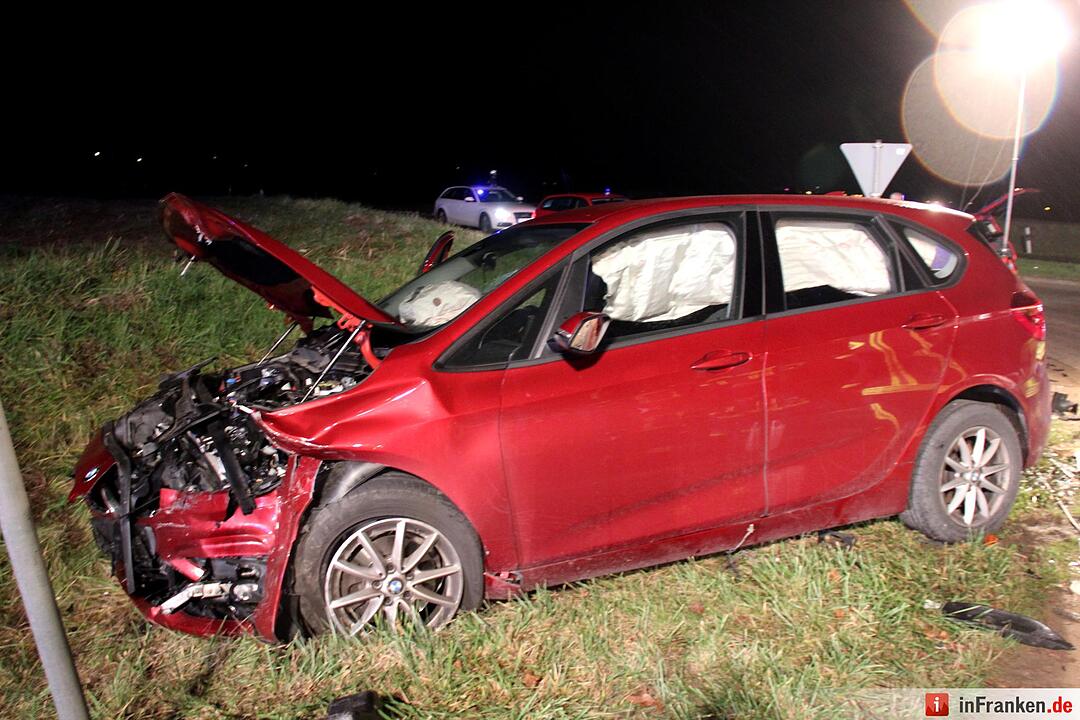 Unfall bei Adelsdorf fordert zwei Verletzte